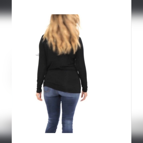 Womens Cabi Reveal Tee V Neck Stretchy Black size  Small NWT - Picture 2 of 5